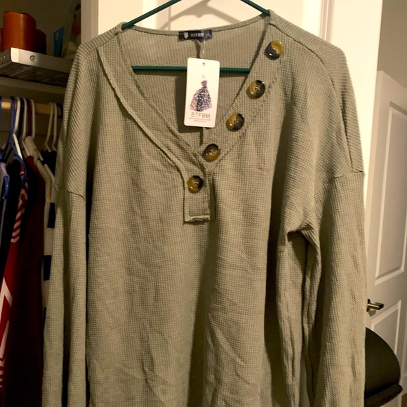 Light weight long sleeve top - Picture 1 of 3